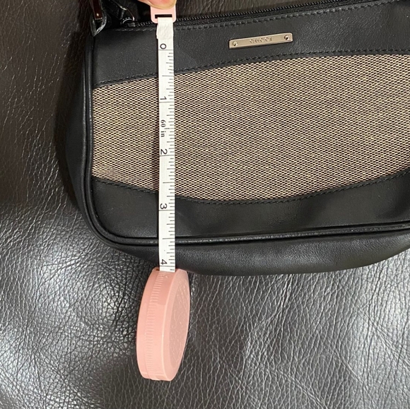 Gucci | Baguette Sherry Shoulder Bag | Beige \ Black Y2K - Picture 14 of 15